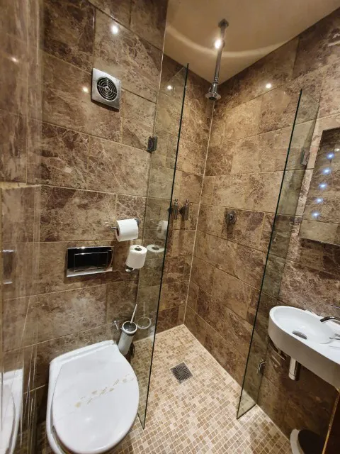 two bedroom apartment wet room